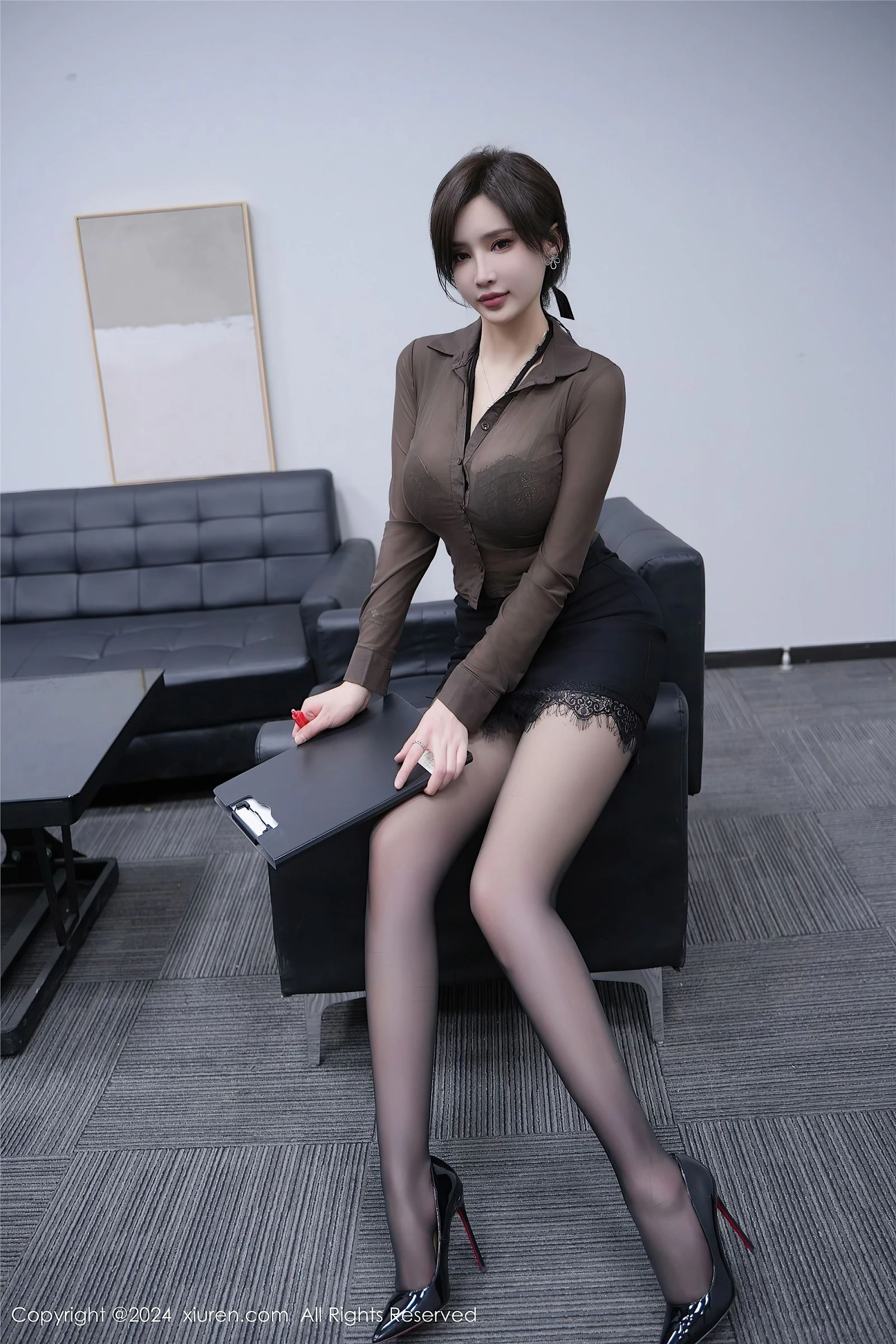 56a898060872